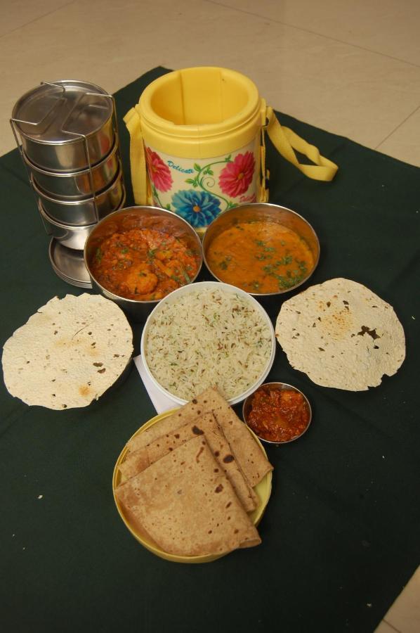 Hotel Aishwarya Residency Navi Mumbai Esterno foto